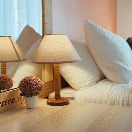 Coastal Garden Paradise Retreat- 6 Min From The Beach 차르네카 외부 사진