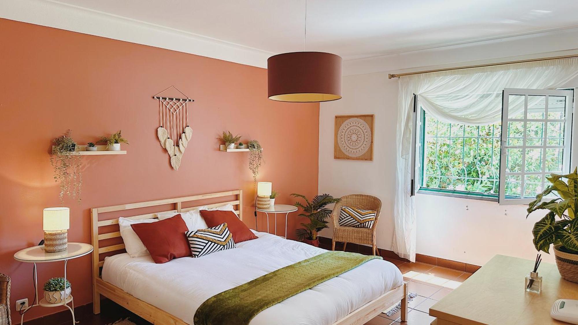 Coastal Garden Paradise Retreat- 6 Min From The Beach 차르네카 외부 사진
